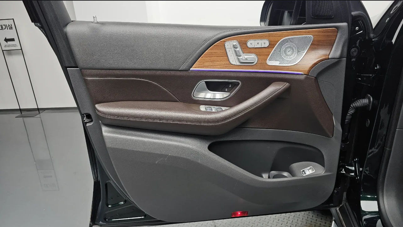 Mercedes-Benz GLE 450 AMG * МАСАЖИ * ПОДРЕВИ * ОБДУХВАНЕ, снимка 15 - Автомобили и джипове - 54998580