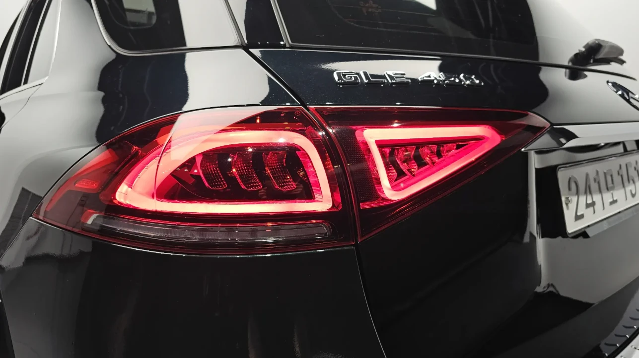 Mercedes-Benz GLE 450 AMG * МАСАЖИ * ПОДРЕВИ * ОБДУХВАНЕ, снимка 7 - Автомобили и джипове - 54998580