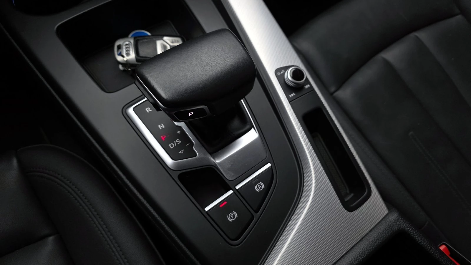 Audi A5 40 TFSI quattro* ЛЮК* KEYLESS* КРАЙНА ЦЕНА, снимка 9 - Автомобили и джипове - 55336577
