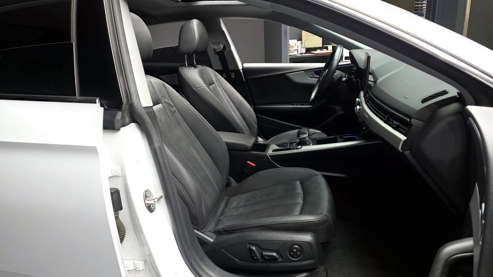 Audi A5 40 TFSI quattro* ЛЮК* KEYLESS* КРАЙНА ЦЕНА, снимка 11 - Автомобили и джипове - 55336577