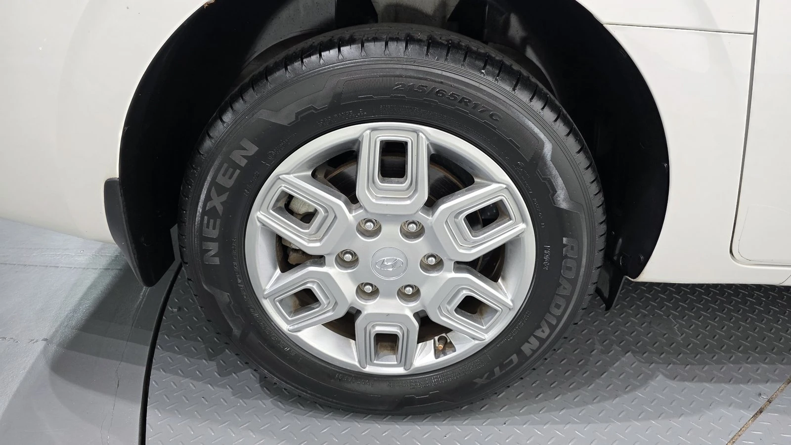 Hyundai Staria Modern* BLIND SPOT* ПОДГРЕВ ВОЛАН* КРАЙНА ЦЕНА, снимка 5 - Автомобили и джипове - 55348375