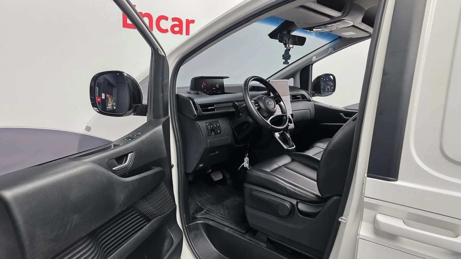 Hyundai Staria Modern* BLIND SPOT* ПОДГРЕВ ВОЛАН* КРАЙНА ЦЕНА, снимка 10 - Автомобили и джипове - 55348375