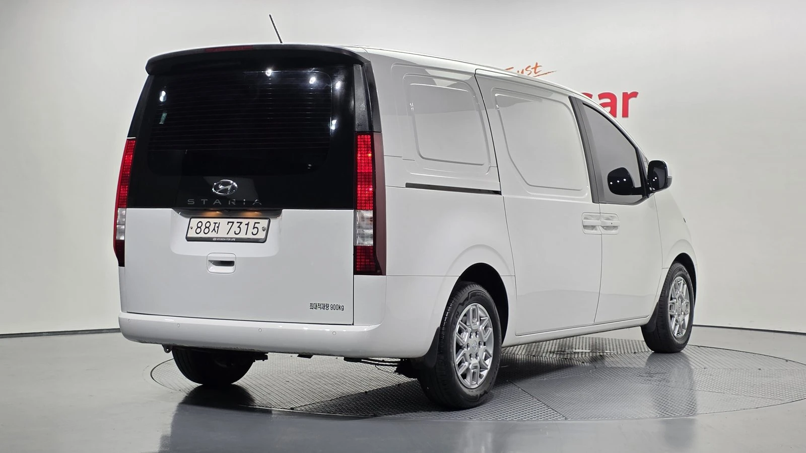 Hyundai Staria Modern* BLIND SPOT* ПОДГРЕВ ВОЛАН* КРАЙНА ЦЕНА, снимка 2 - Автомобили и джипове - 55348375