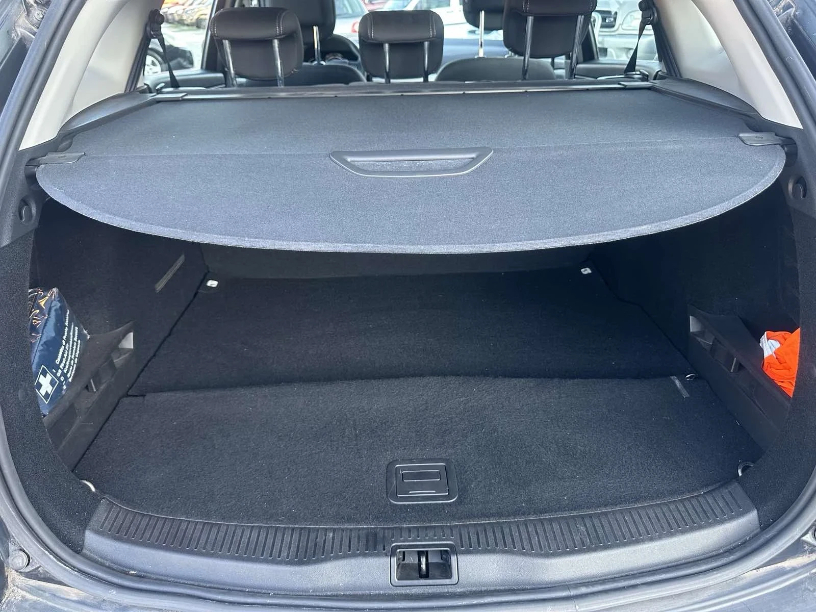 Renault Megane 1.5/DCI, снимка 7 - Автомобили и джипове - 55383063