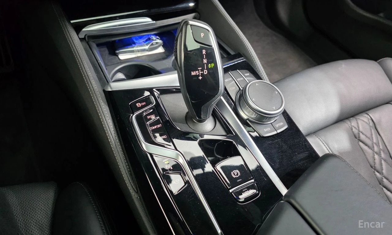 BMW 530 * ФИКСИРАНА ЦЕНА ДО БЪЛГАРИЯ * АВТОКРЕДИТ, снимка 13 - Автомобили и джипове - 55452374