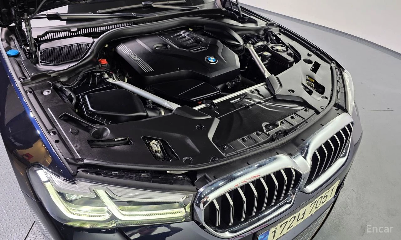 BMW 530 * ФИКСИРАНА ЦЕНА ДО БЪЛГАРИЯ * АВТОКРЕДИТ, снимка 10 - Автомобили и джипове - 55452374