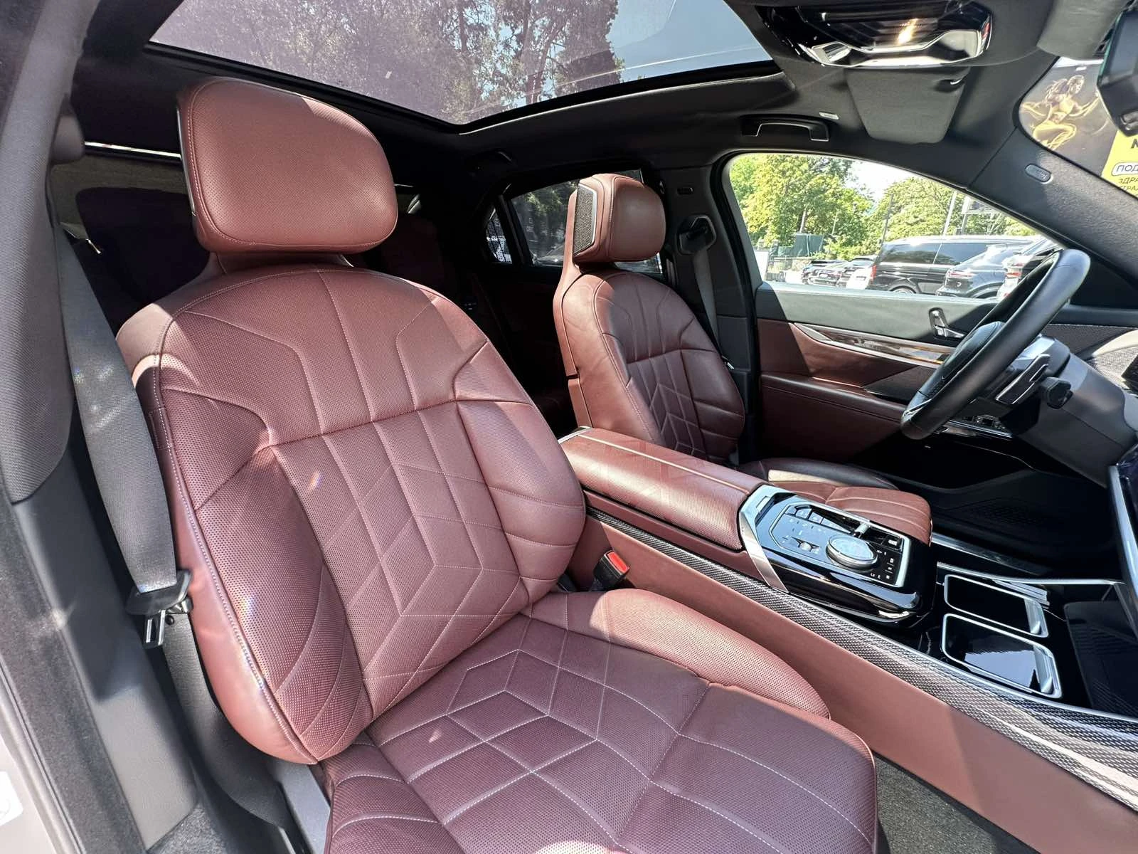BMW 740 xDrive /HUD/PANO/360 CAMERA/carbon/  , снимка 13 - Автомобили и джипове - 55573835