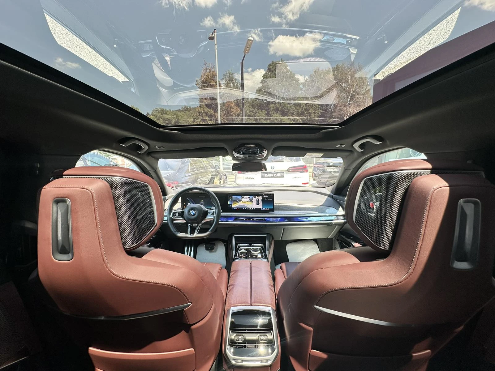BMW 740 xDrive /HUD/PANO/360 CAMERA/carbon/  , снимка 12 - Автомобили и джипове - 55573835