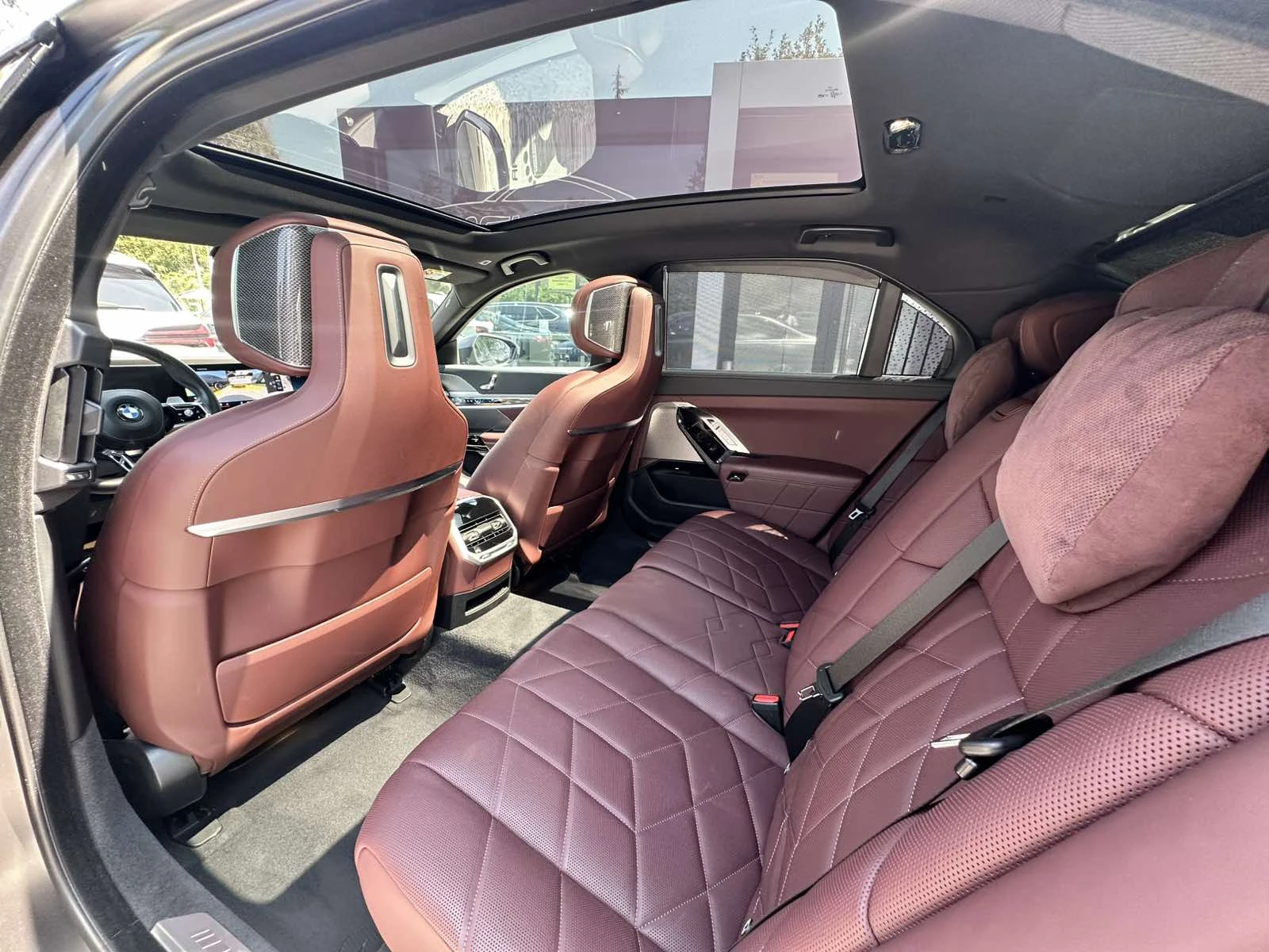 BMW 740 xDrive /HUD/PANO/360 CAMERA/carbon/  , снимка 16 - Автомобили и джипове - 55573835