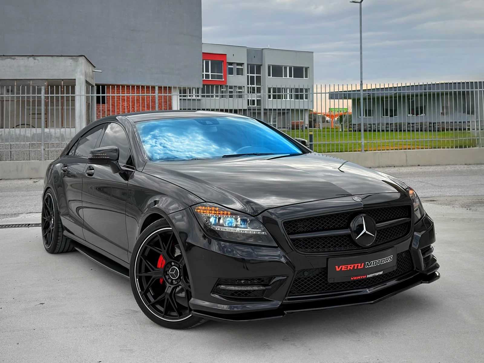 Mercedes-Benz CLS 350 AMG / SHADOW LINE / ALL BLACK EDITION / 3xTV, снимка 15 - Автомобили и джипове - 55664358