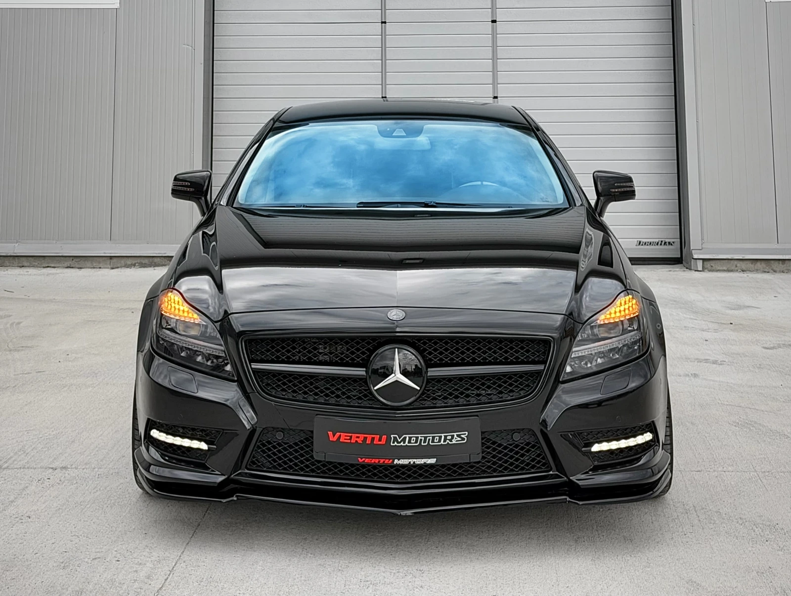 Mercedes-Benz CLS 350 AMG / SHADOW LINE / ALL BLACK EDITION / 3xTV, снимка 2 - Автомобили и джипове - 55664358
