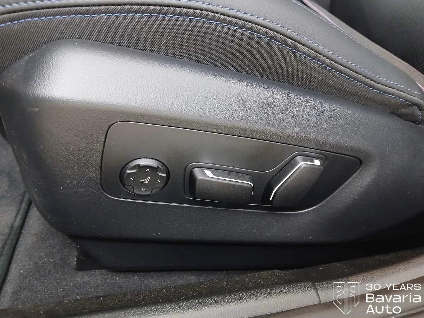 BMW i5 M60 Touring xDrive, снимка 14 - Автомобили и джипове - 55903828