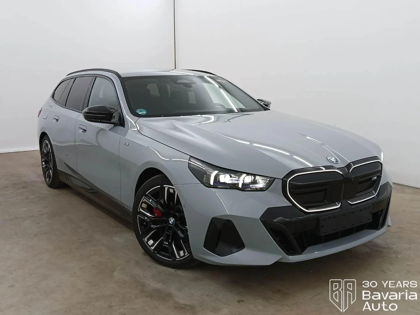 BMW i5 M60 Touring xDrive, снимка 4 - Автомобили и джипове - 55903828
