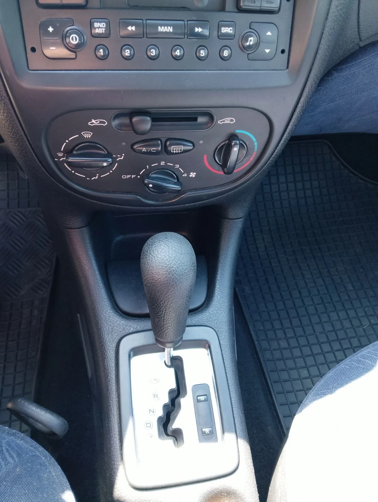 Peugeot 206, снимка 5 - Автомобили и джипове - 55932011