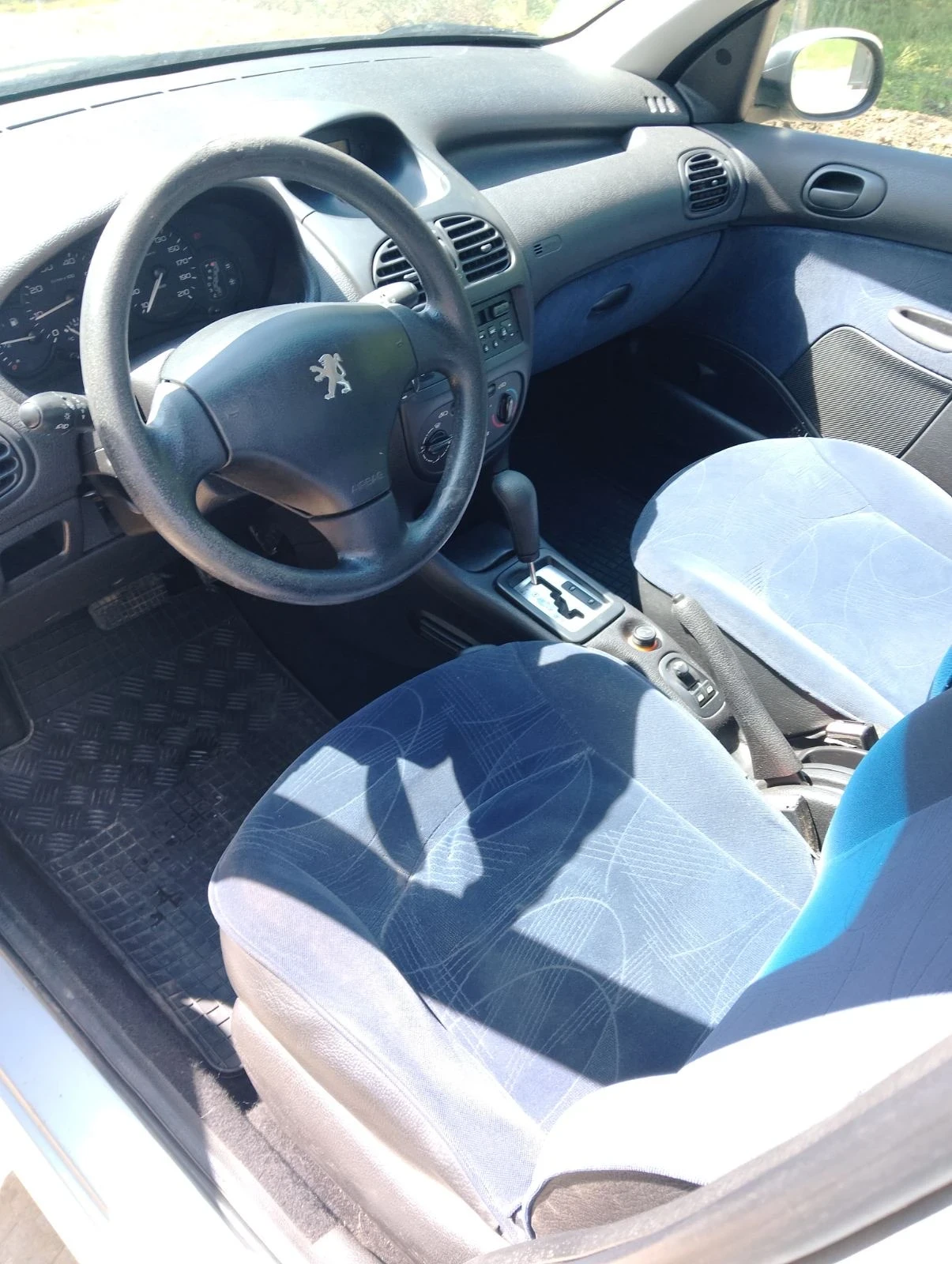 Peugeot 206, снимка 7 - Автомобили и джипове - 55932011