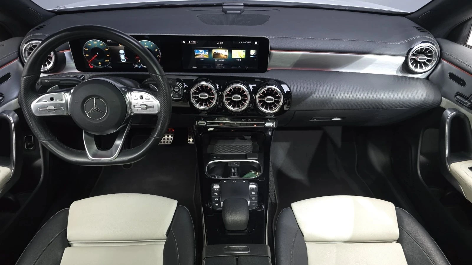 Mercedes-Benz CLA 250, снимка 7 - Автомобили и джипове - 56685817
