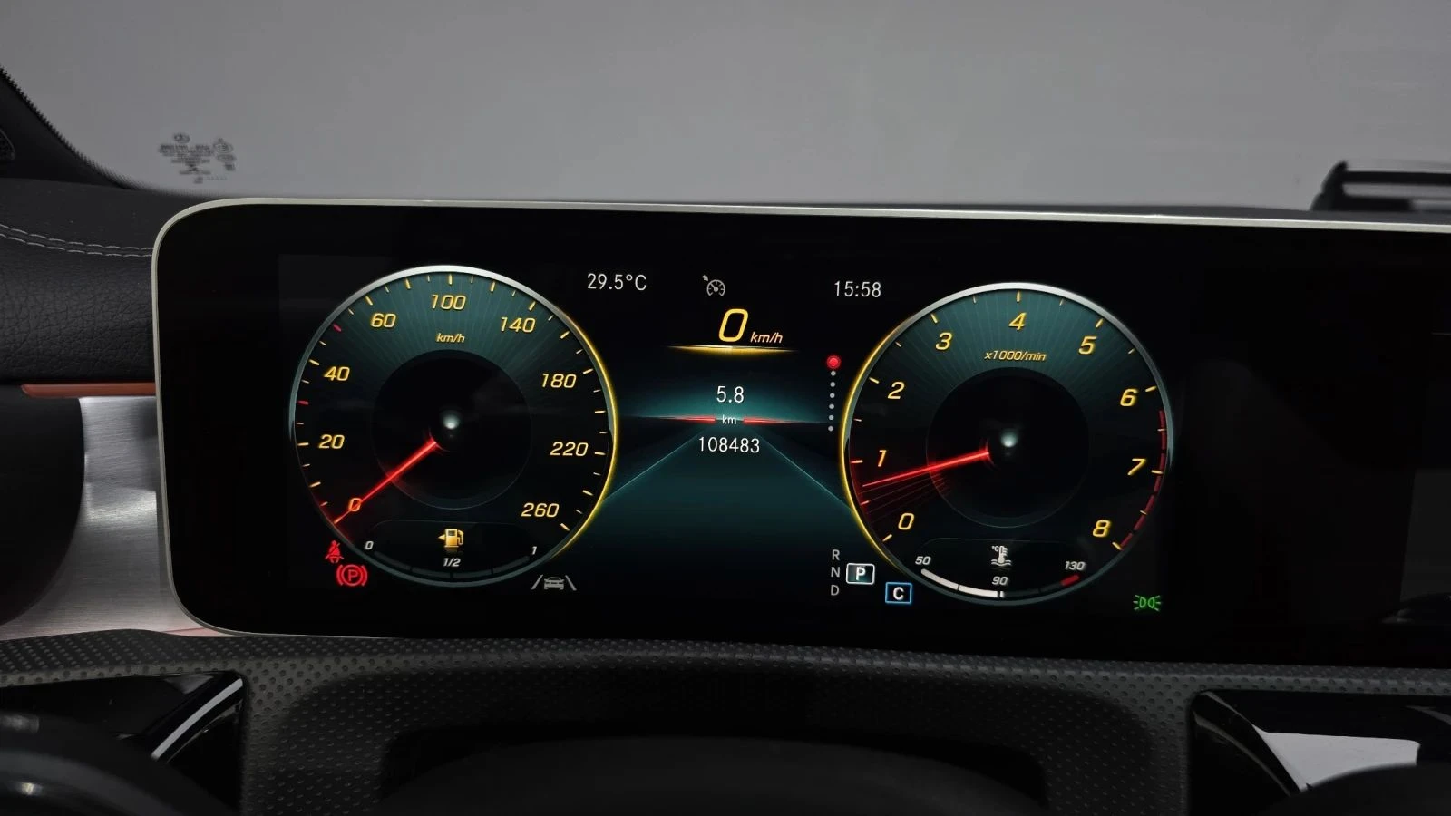 Mercedes-Benz CLA 250, снимка 8 - Автомобили и джипове - 56685817