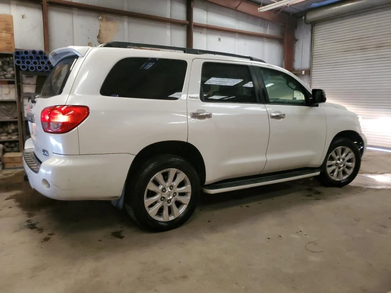 Toyota Sequoia PLATINUM* 5.7* V8* ПОДГРЕВ* КАМЕРА* КЕЙЛЕС, снимка 3 - Автомобили и джипове - 49088357