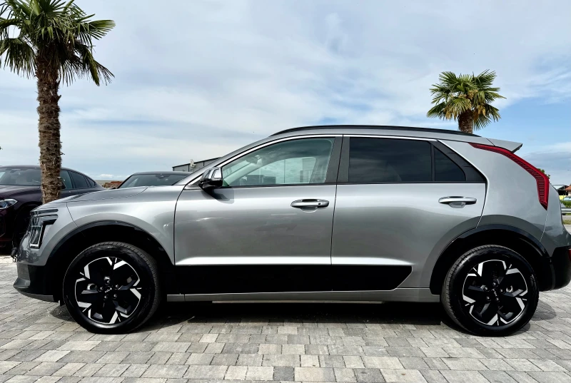 Kia Niro MAX FULL, снимка 8 - Автомобили и джипове - 50239411