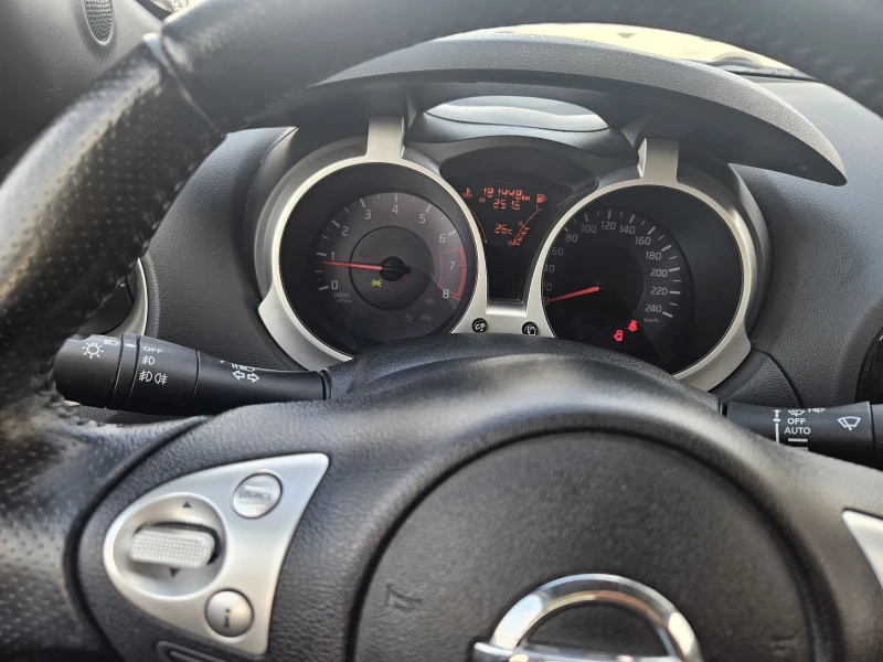 Nissan Juke 1.6, снимка 12 - Автомобили и джипове - 51480312
