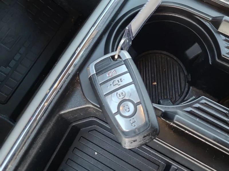 Ford F250 * LARIAT CREW CAB STD BED * CARFAX * БЕЗ ПЪРВОНАЧА, снимка 8 - Автомобили и джипове - 52842282