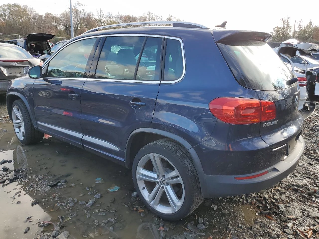 VW Tiguan 2.0L 4 All wheel drive - изображение 2