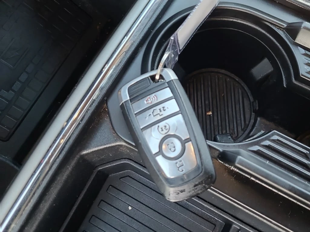 Ford F250 * LARIAT CREW CAB STD BED * CARFAX * ��� ��������� | Mobile.bg � ����������� 8