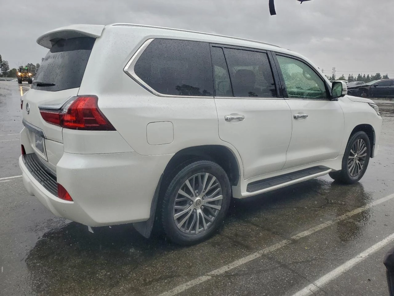 Lexus LX 570  - изображение 6