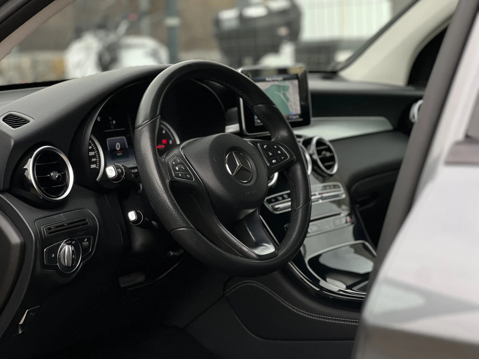 Mercedes-Benz GLC 220 COUPE / SPORT / 2.2D-170HP / 4MATIK-4X4 | Mobile.bg � ����������� 9