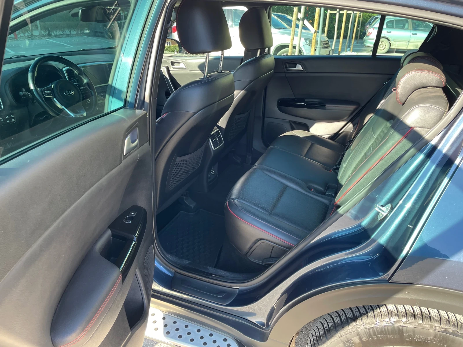 Kia Sportage, снимка 8 - Автомобили и джипове - 53831502