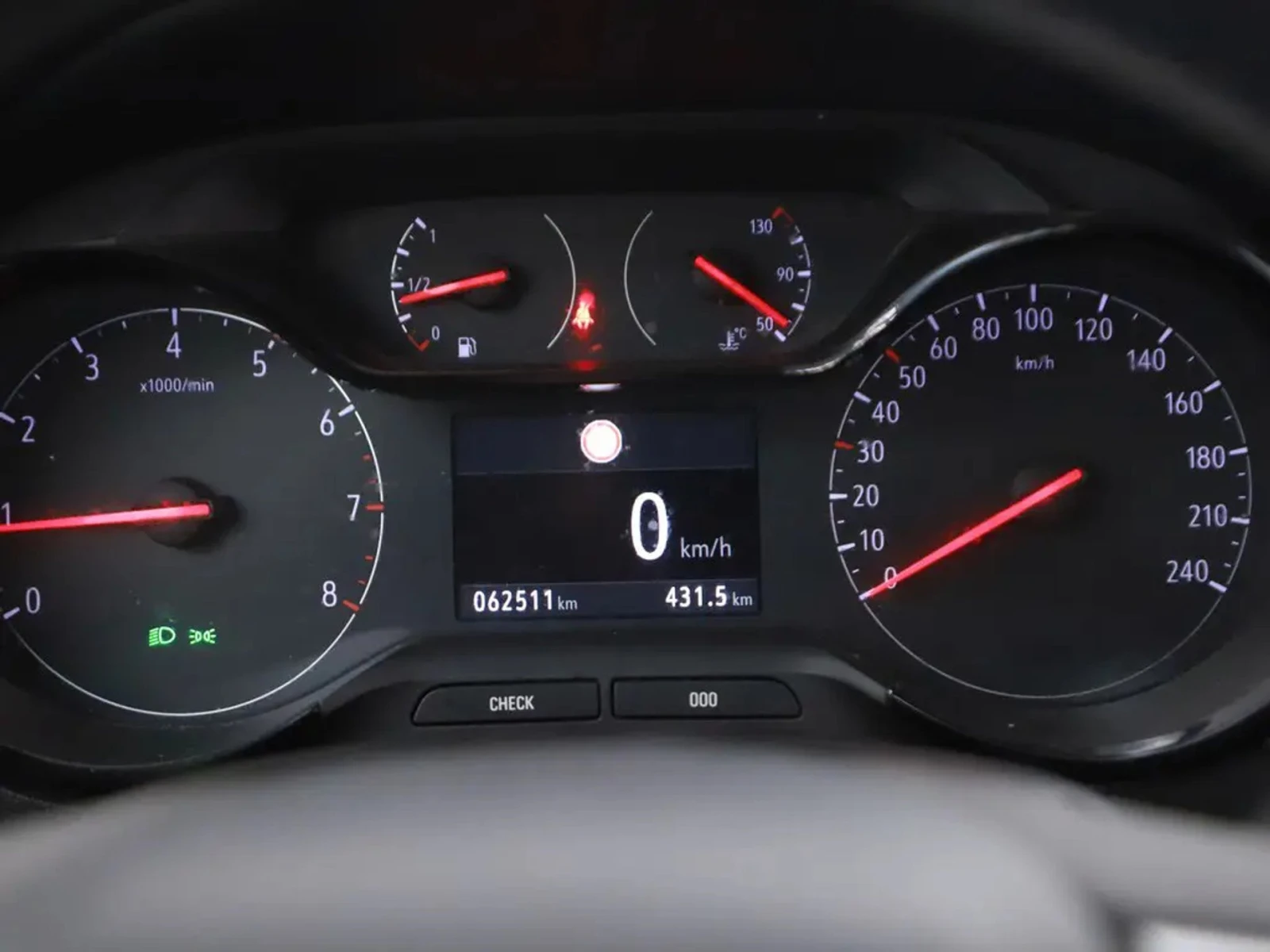 Opel Crossland X 1.2 Edition, снимка 11 - Автомобили и джипове - 53864658