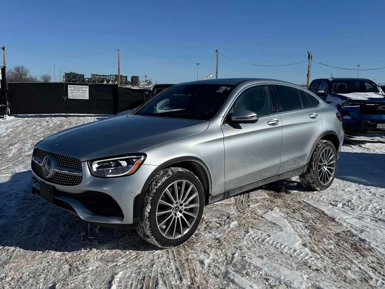Mercedes-Benz GLC 300 * 4MATIC* DISTRONIC* PANORAMA* KEYLESS* , снимка 2 - Автомобили и джипове - 53904732