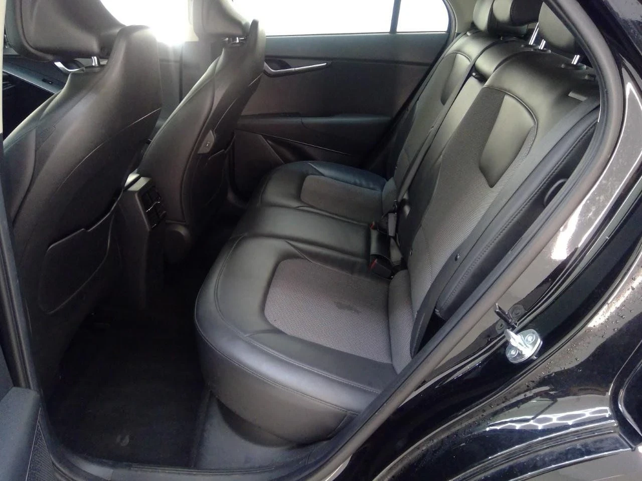 Kia Niro DynamicLine 65 kWh , снимка 17 - Автомобили и джипове - 55586179