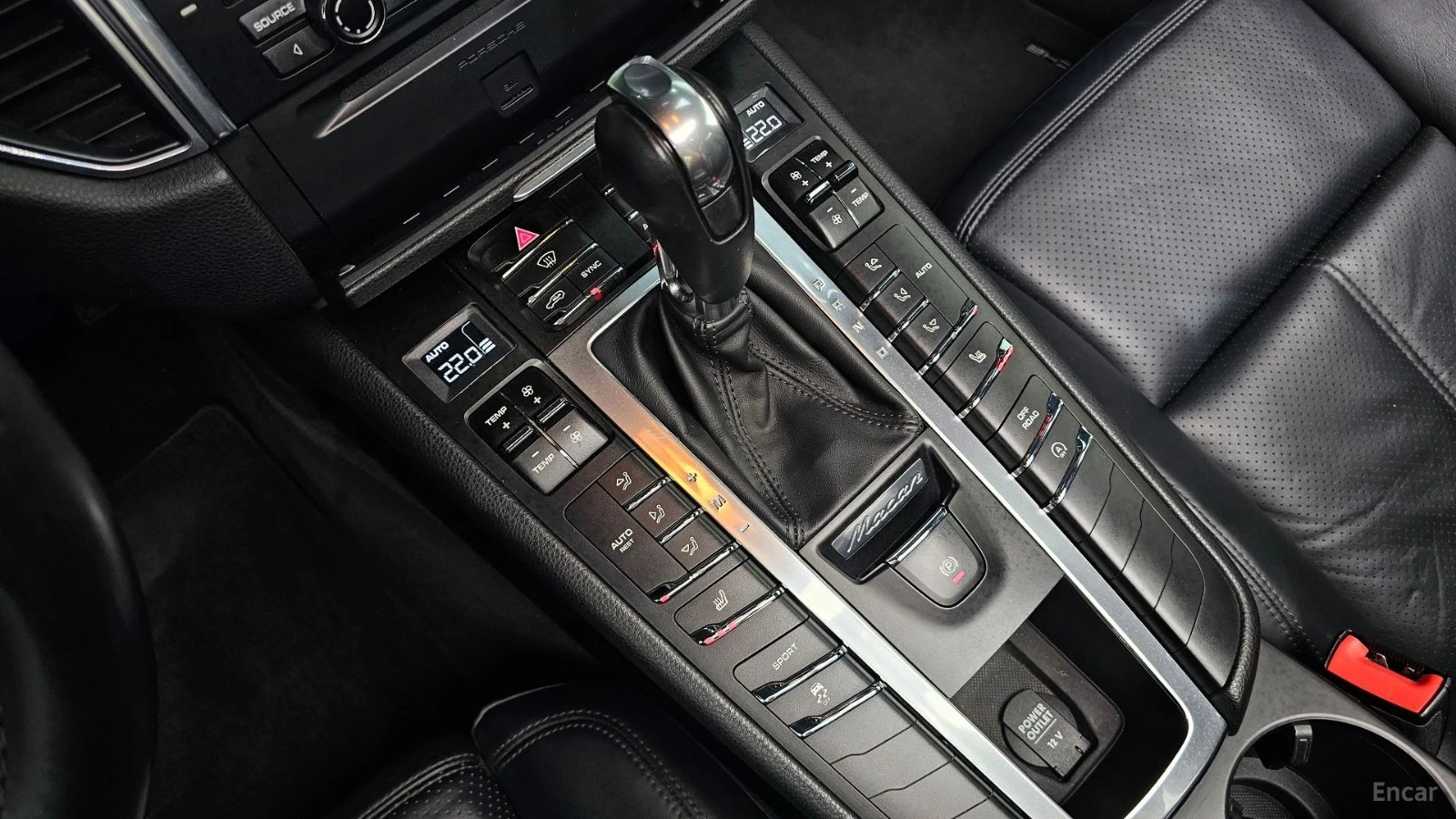 Porsche Macan 3.0S* КОЖА* ПОДГРЕВ* НАВИ* ПАНО* АВТОКРЕДИТ, снимка 7 - Автомобили и джипове - 55662694