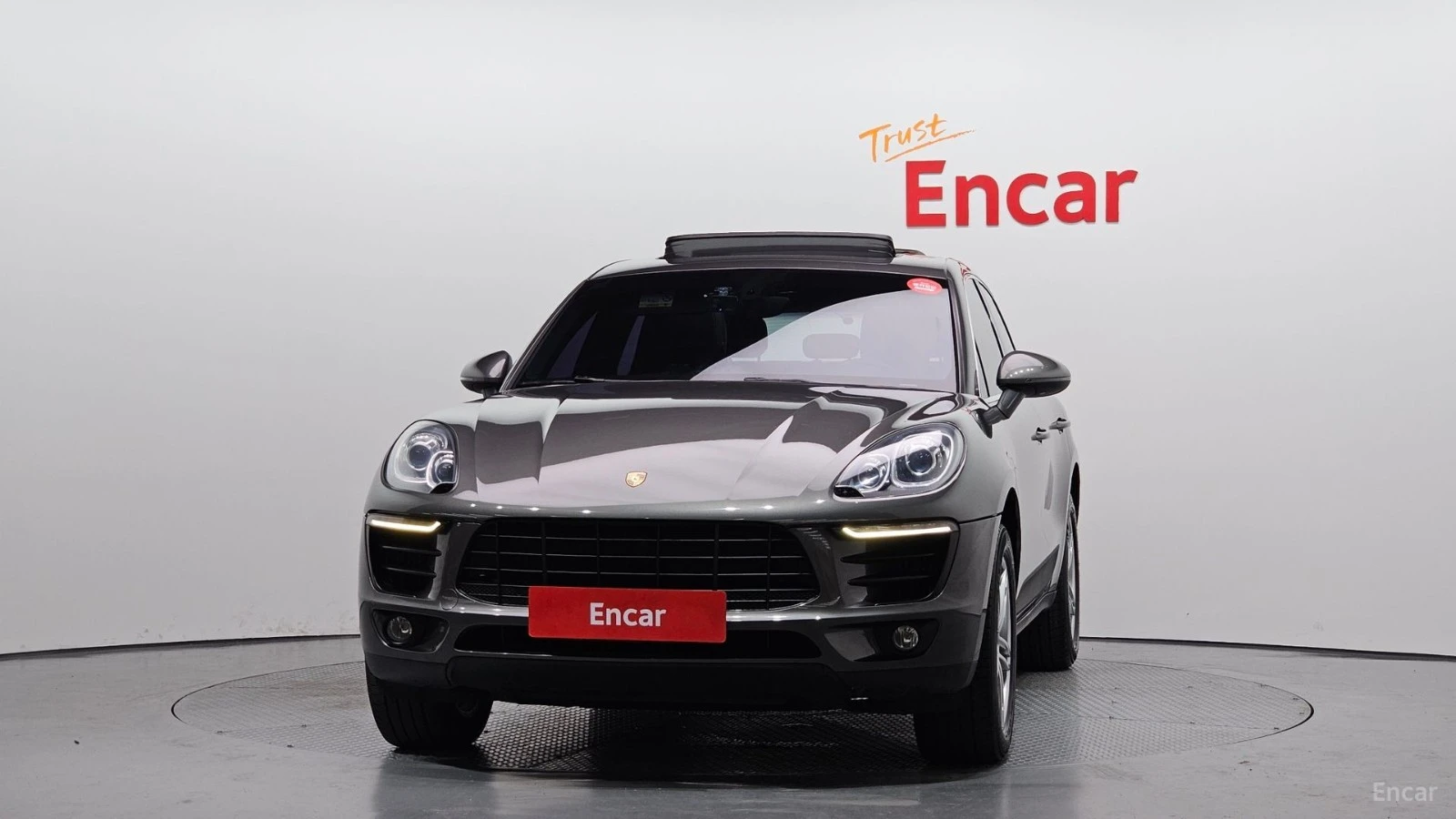 Porsche Macan 3.0S* КОЖА* ПОДГРЕВ* НАВИ* ПАНО* АВТОКРЕДИТ, снимка 3 - Автомобили и джипове - 55662694