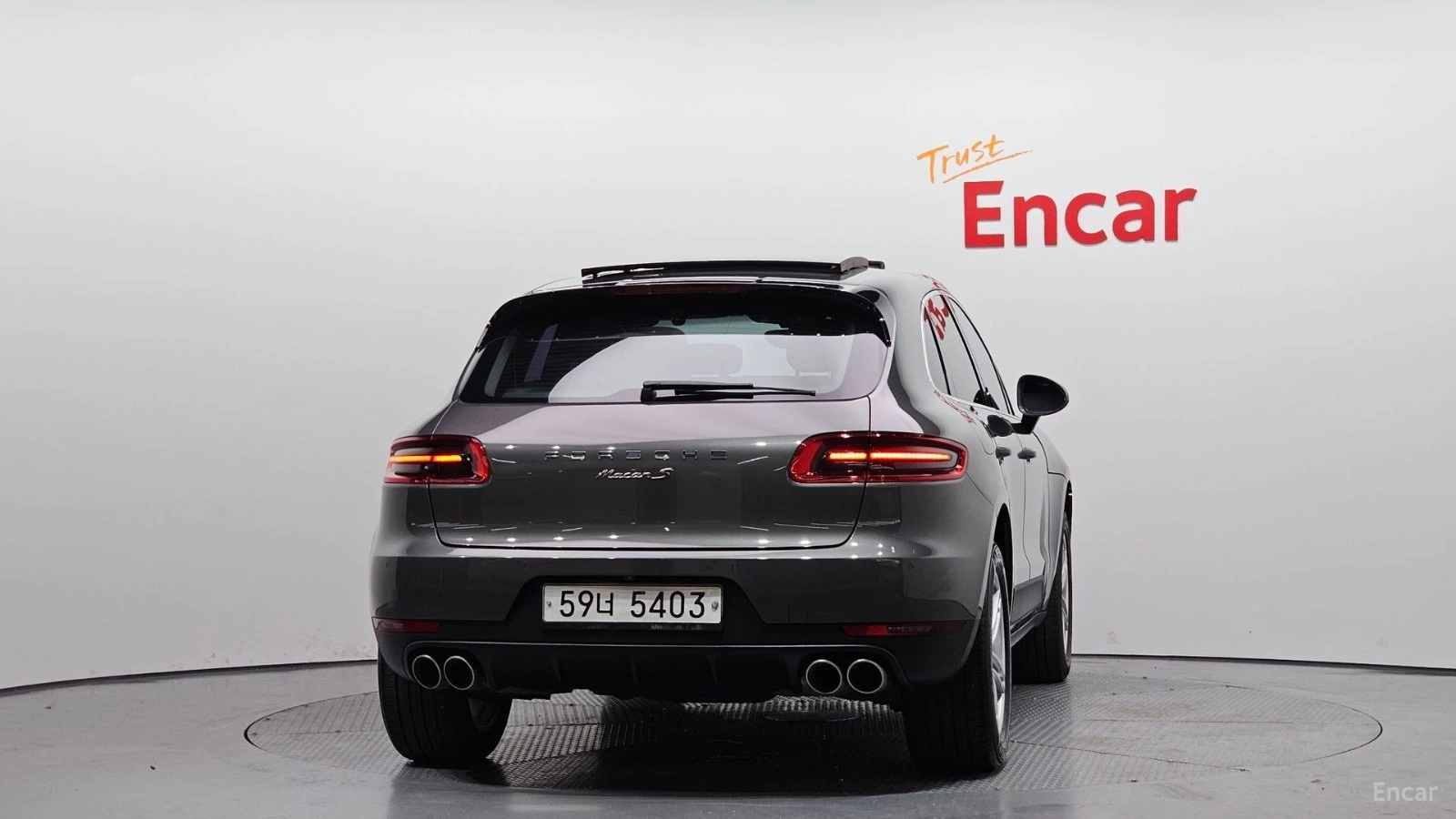 Porsche Macan 3.0S* КОЖА* ПОДГРЕВ* НАВИ* ПАНО* АВТОКРЕДИТ, снимка 4 - Автомобили и джипове - 55662694