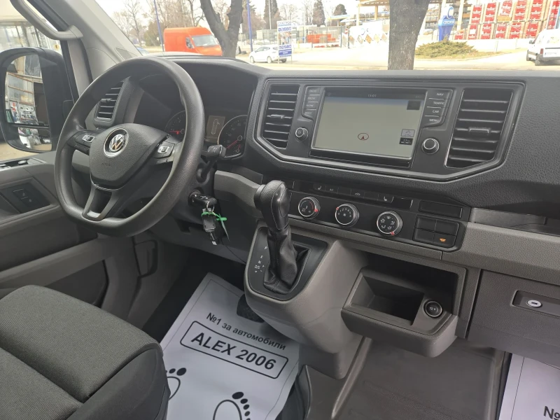 VW Crafter Макси 35 L автоматик, снимка 8 - Бусове и автобуси - 49214046