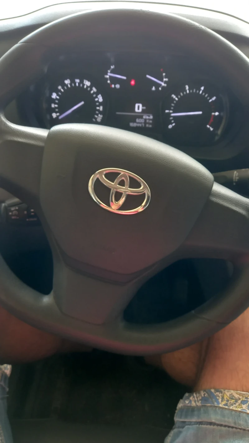 Toyota Proace D-4D, снимка 6 - Бусове и автобуси - 53144662