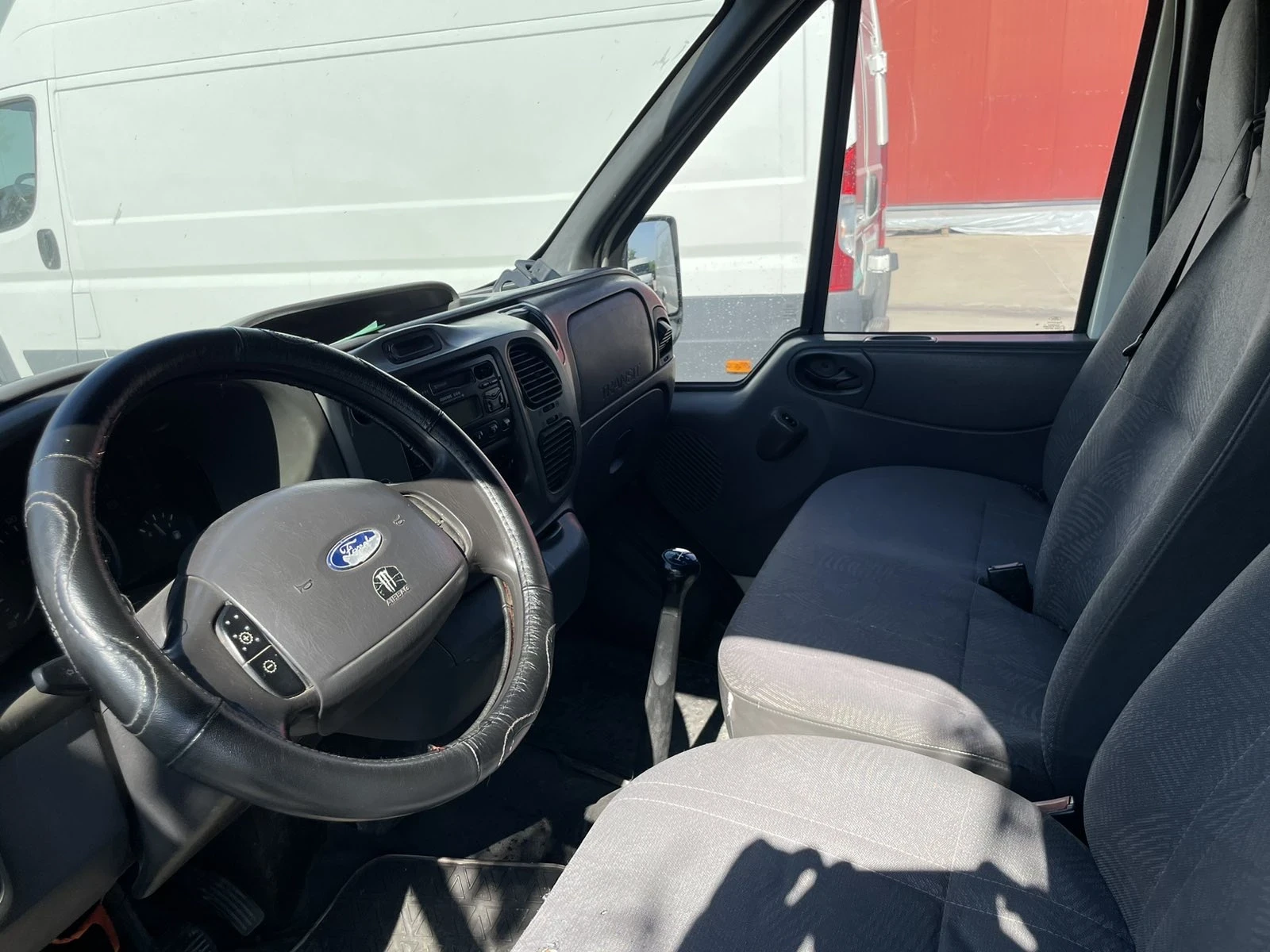Ford Transit 2.4 - изображение 6