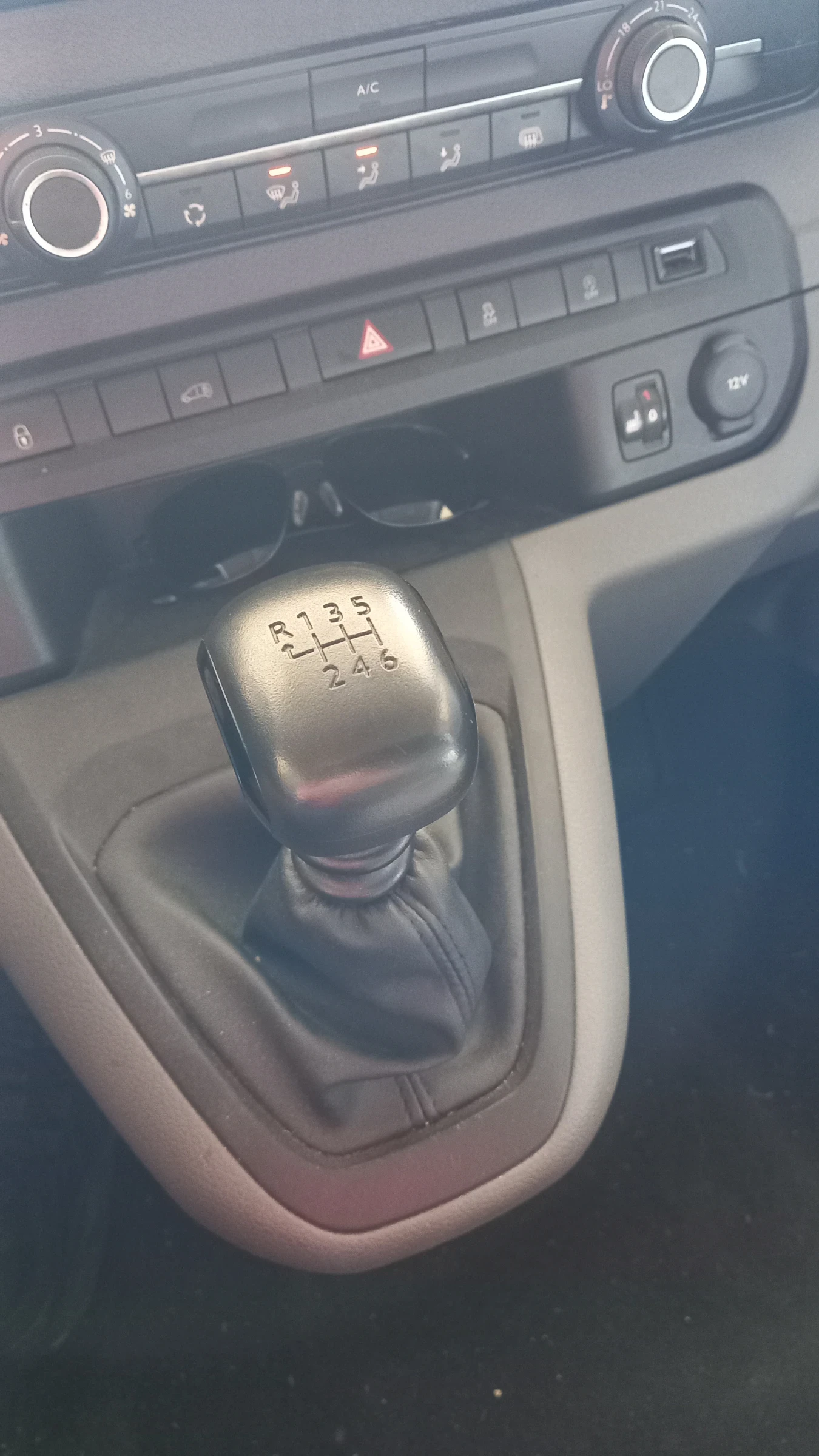 Toyota Proace D-4D - изображение 4