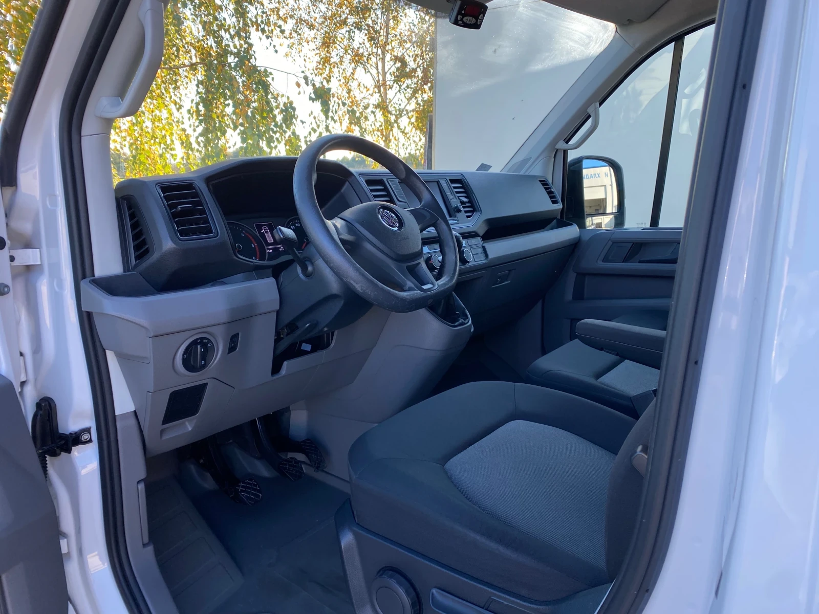 VW Crafter, снимка 4 - Бусове и автобуси - 53966669