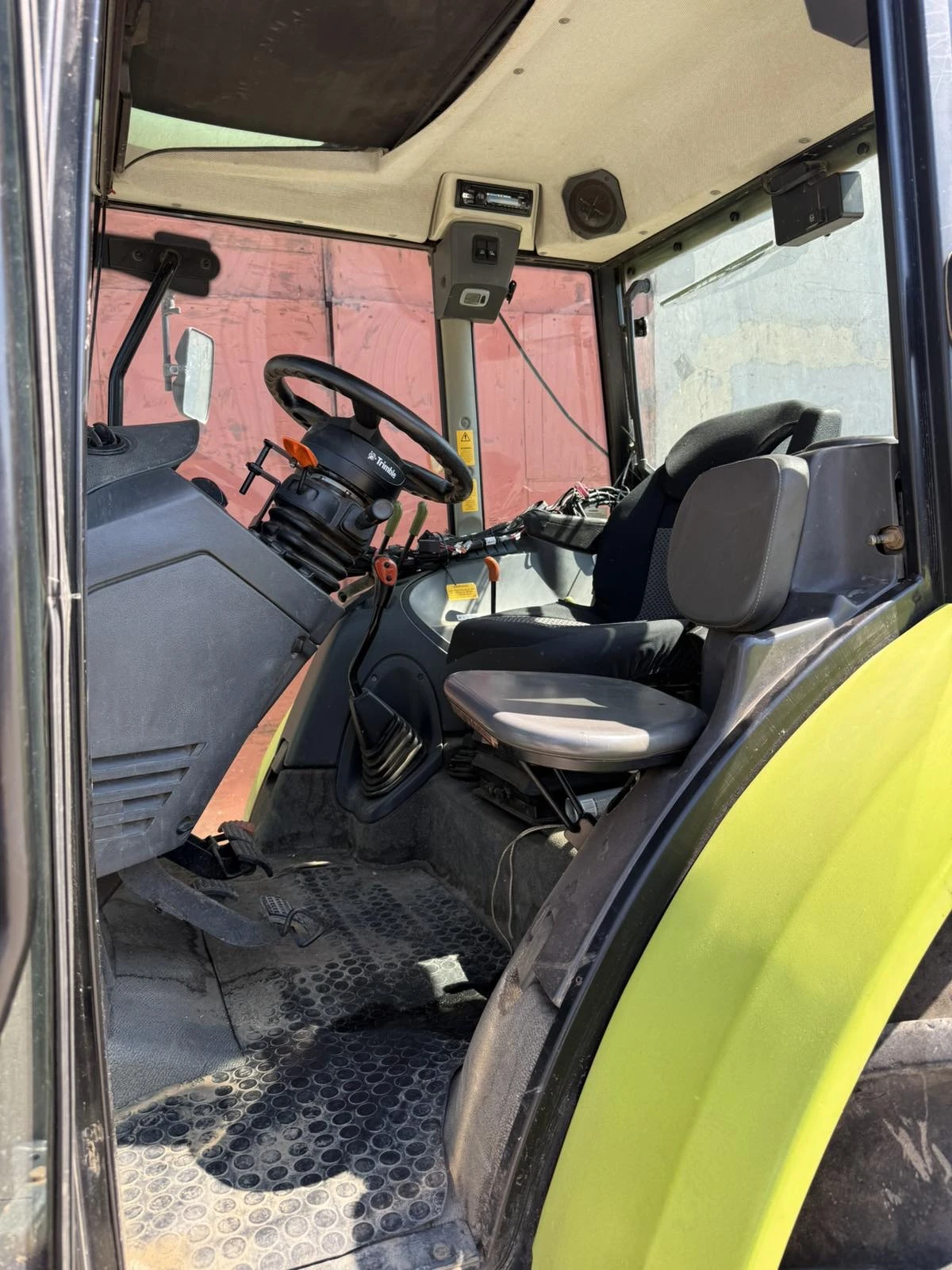 Трактор Claas AXOS 330 САМО 3500 МОТО ЧАСА ЛИЗИНГ, снимка 7 - Селскостопанска техника - 55280204