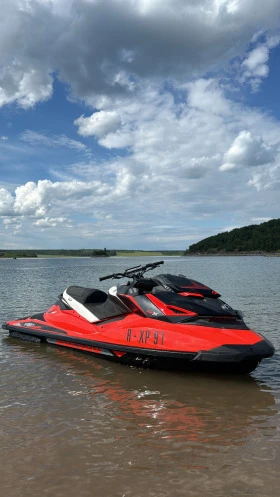      Bombardier Sea Doo RXP 300 RS