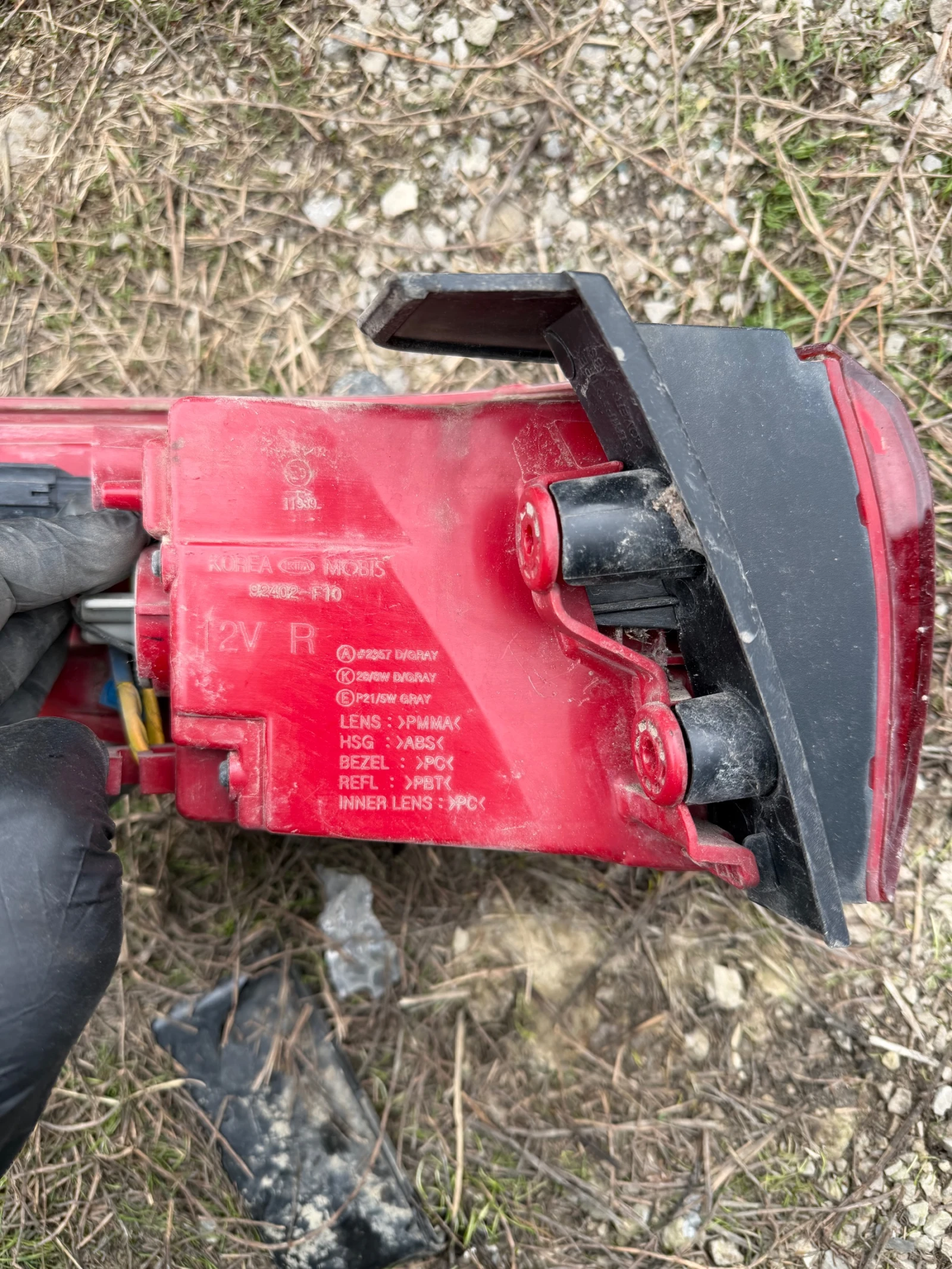 Kia Sportage  2017г външен десен стоп 92402-F10, снимка 2 - Части - 54060393