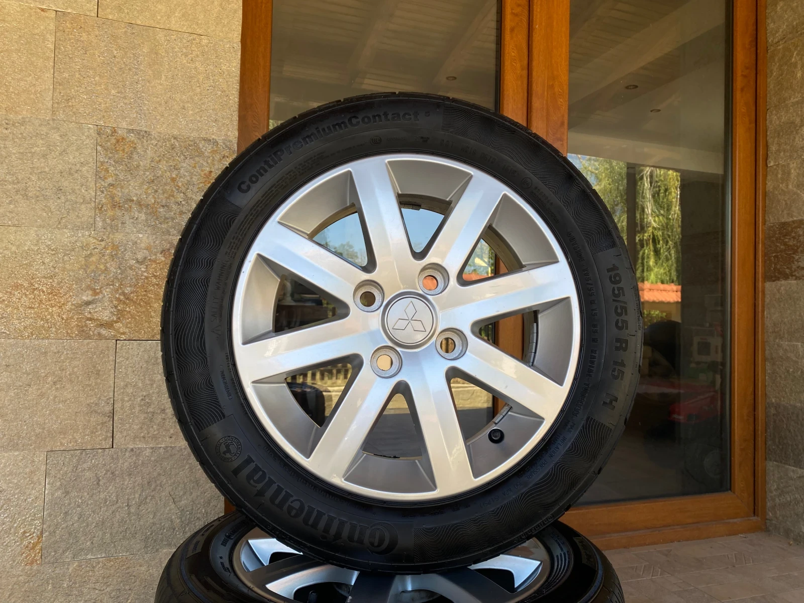 Гуми с джанти Continental 195/55R15, снимка 2 - Гуми и джанти - 55738771