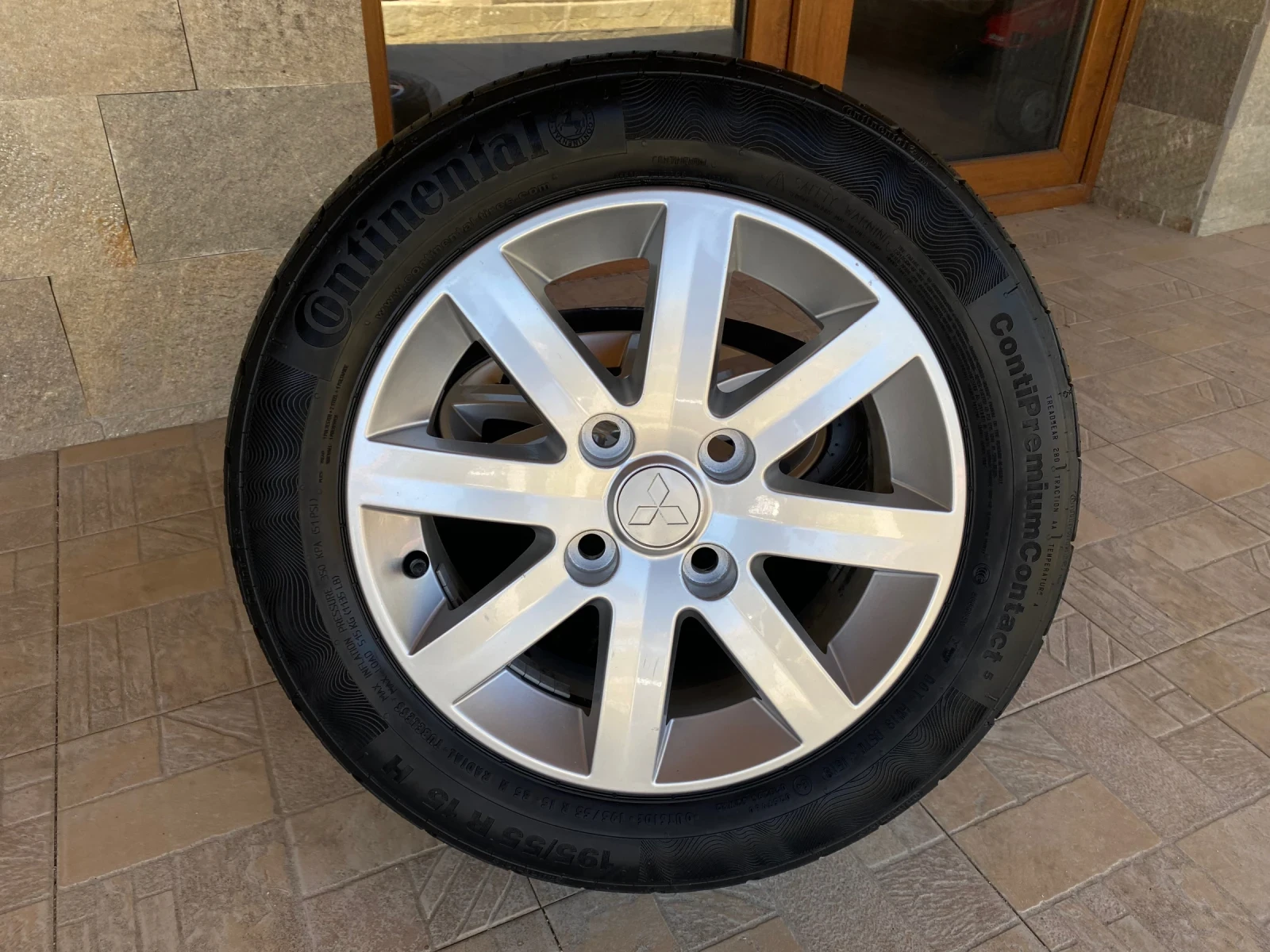 Гуми с джанти Continental 195/55R15, снимка 7 - Гуми и джанти - 55738771