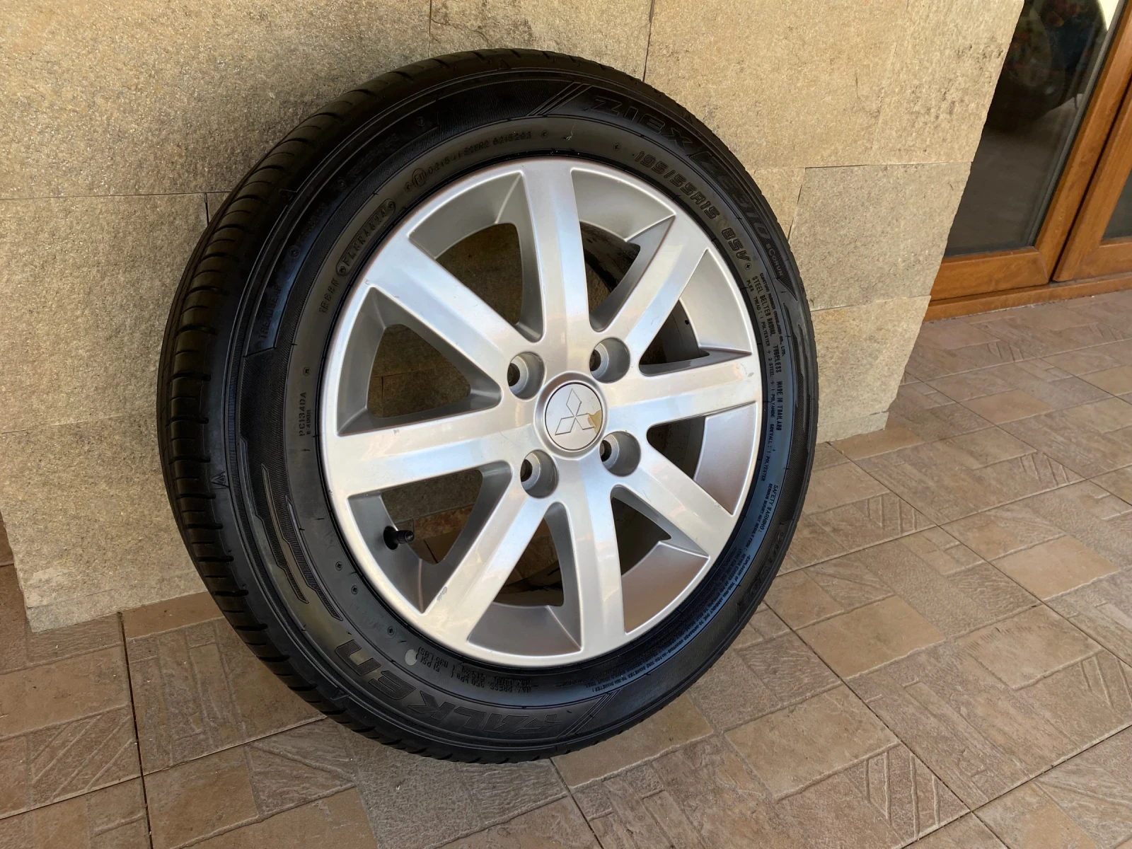 Гуми с джанти Continental 195/55R15, снимка 5 - Гуми и джанти - 55738771