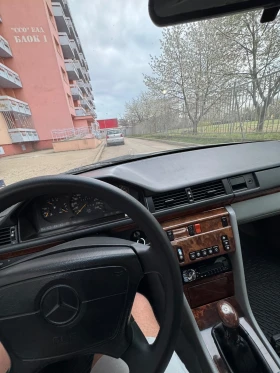 Mercedes-Benz E 200, снимка 7