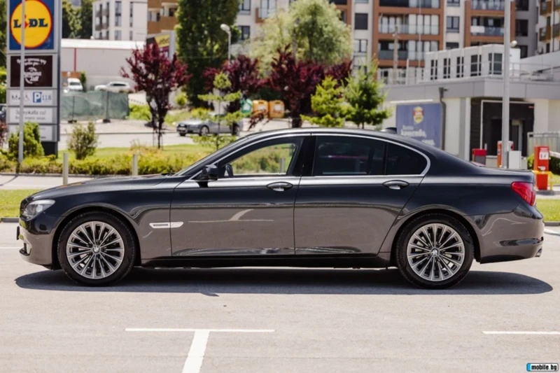 BMW 730 / 5 000 КМ, снимка 4 - Автомобили и джипове - 52355295