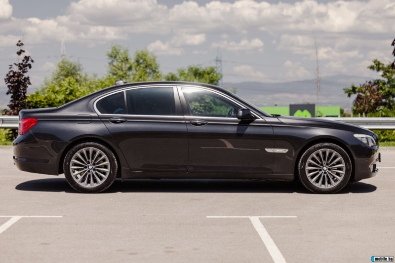 BMW 730 / 5 000 КМ, снимка 4 - Автомобили и джипове - 46371615